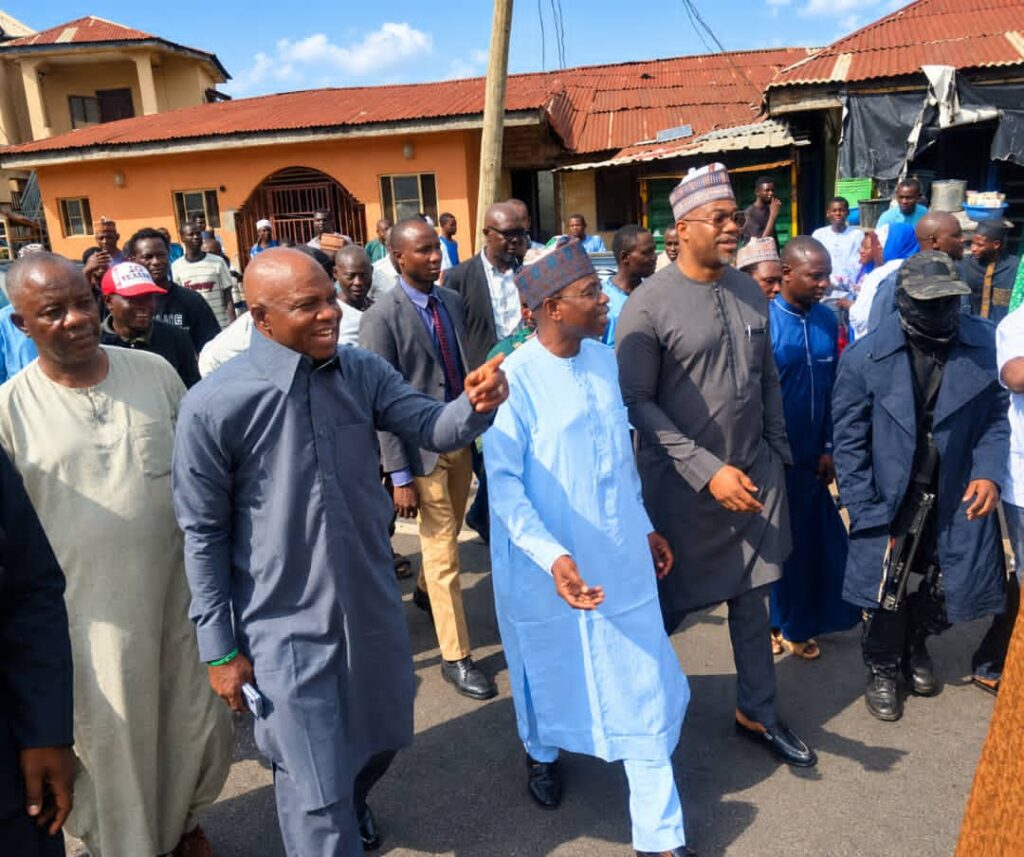 ALI AHMAD IN ACTION: ₦400,000 INTERVENTION TO TACKLE ONIYANGI/EMIR’S ROAD COMMUNITY LINGERING ELECTRICITY CHALLENGE!